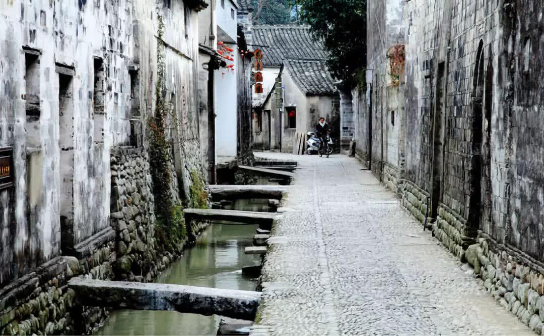 如果能回到过去，你希望回到哪一年？游戏画面